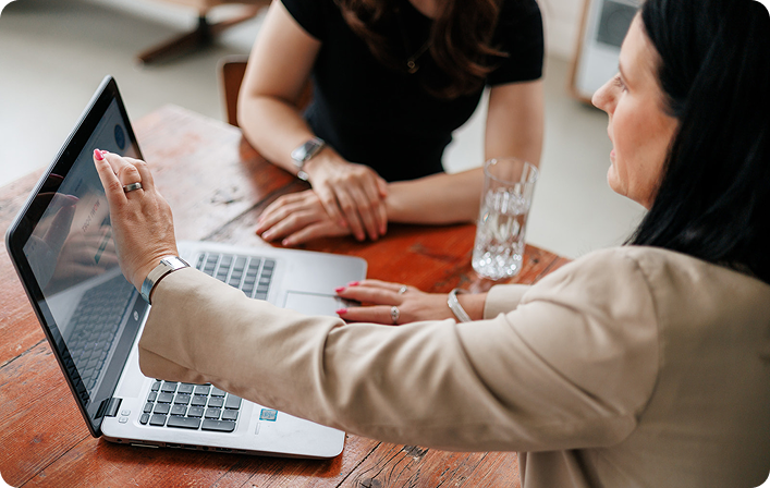 Alisch Business Solutions räumt Ihre Buchhaltung komplett auf, prüft alle Daten sachlich und richtet ein neues System so ein, dass es ab Tag 1 fehlerfrei läuft.
